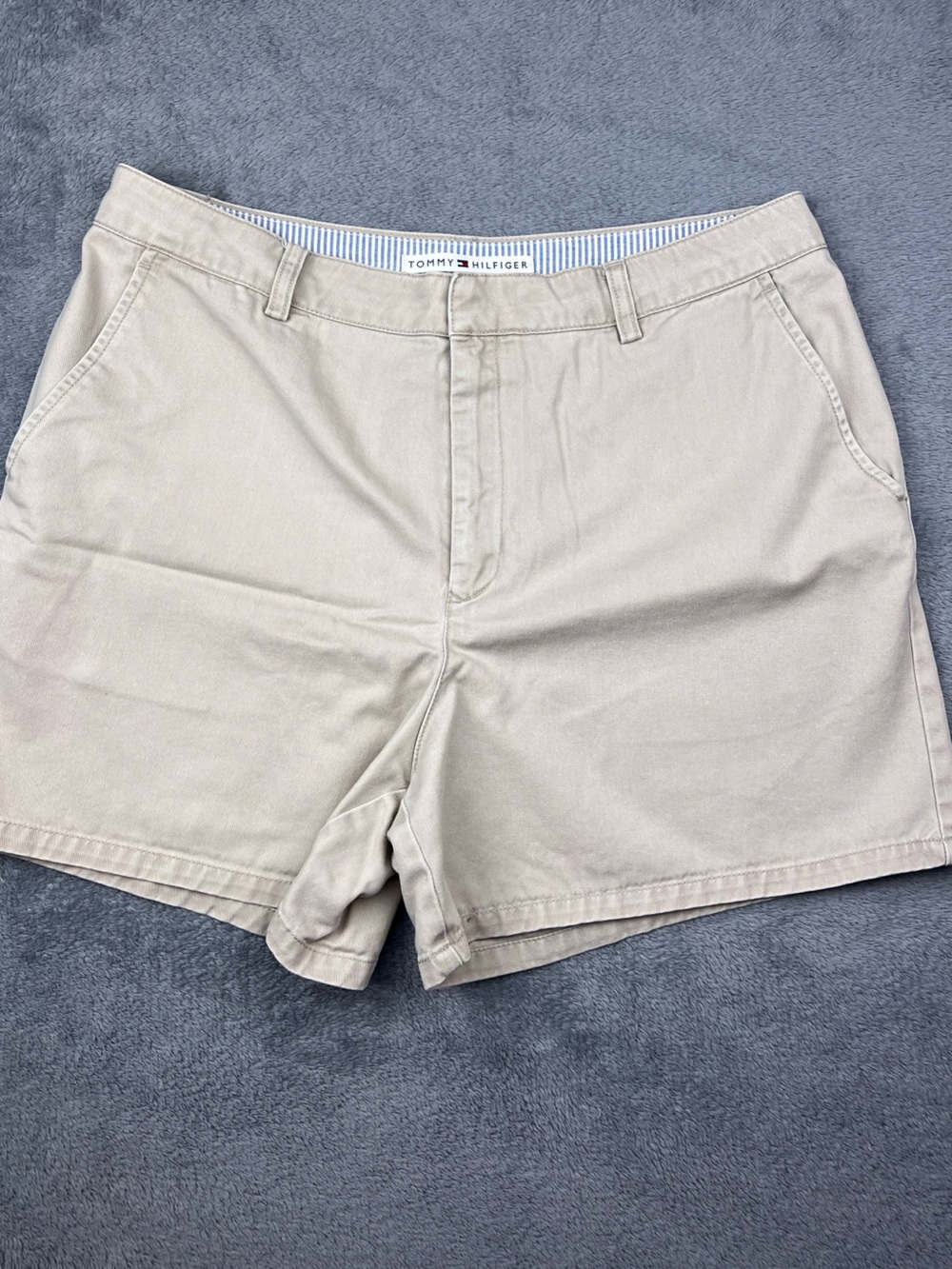 Tommy Hilfiger Women’s 12 Hollywood Chino Shorts Khaki Tan 5” Preppy Casual